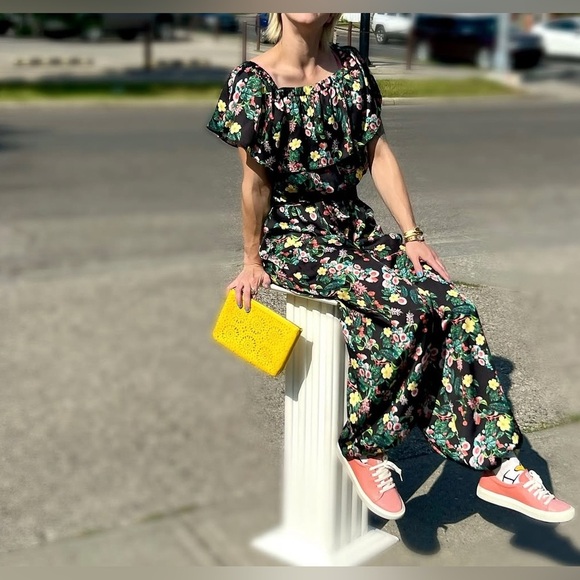 Bebe Jumpsuit| Bebe Floral Jumpsuit | Color: colorful flower print size 4 - Picture 1 of 15